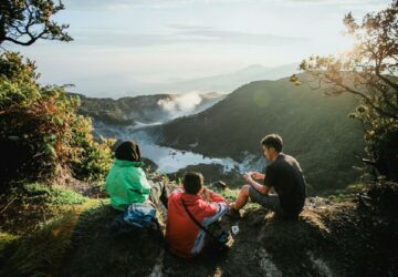 Berkunjung ke Gunung Tangkuban Perahu, Wisata Alam yang Melegenda
