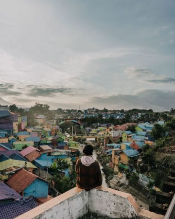 Menikmati Pemandangan Sungai Brantas Kampung Warna Warni Jodipan